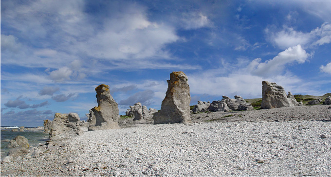 Raukar på Gotland. Foto: Mike Bohle/Flickr (CC)
