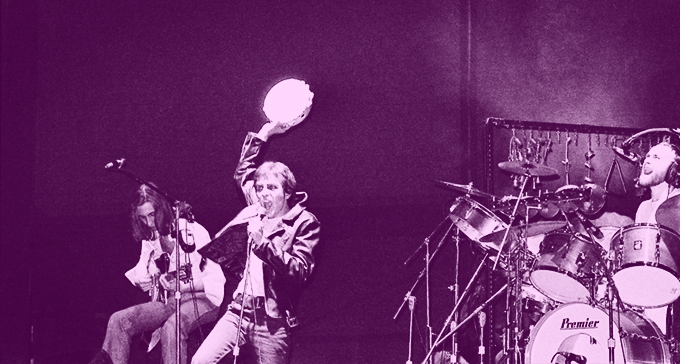 Genesis anno 1974 (Mike Rutherford, Peter Gabriel & Phil Collins). Foto: Tony Morelli (CC/Flickr)