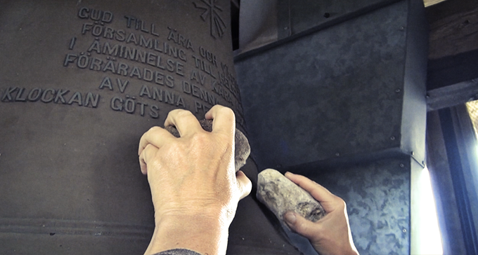 Testspel på en av de 200 kyrkklockorna.