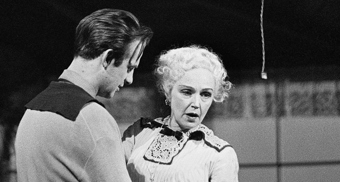 Jarl Kulle och Inga Tidblad i Lång Dags färd mot natt 1956. Foto: Beata Bergström