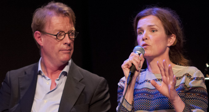 Benny Marcel, Kulturrådet, och Rebecka Törnqvist, artist, i samtal på konferensen. Foto: Eric Hammarström