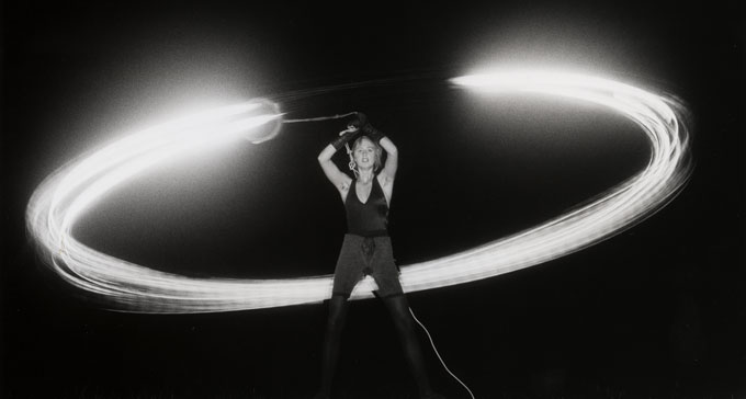 Ur verket Speaker Swinging av Gordon Monahan.