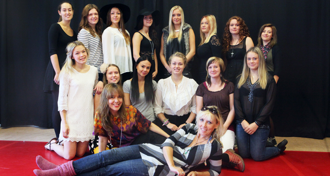 Systrarna fas 2. Foto: Johanna Syrén