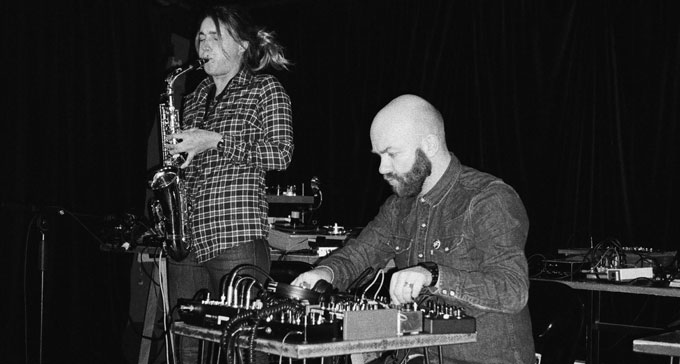 Christine Abdelnour och Joachim Nordwall på Swedish Energies i Paris 2014. Duon uppträder även på festivalen i New York. Foto: Vladimir Besson