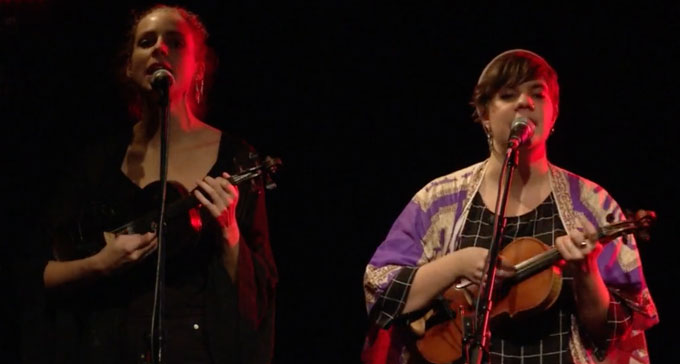 Samantha Ohlanders och Sara Parkman uppträdde på Musikliv i balans.