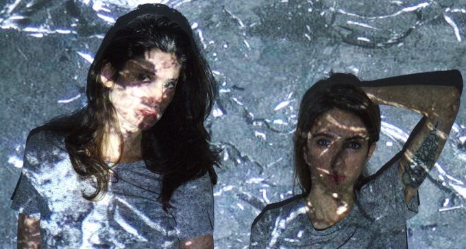 Duon LCC (Las CasiCasiotone) är en av EMS akter på Art's Birthday Party