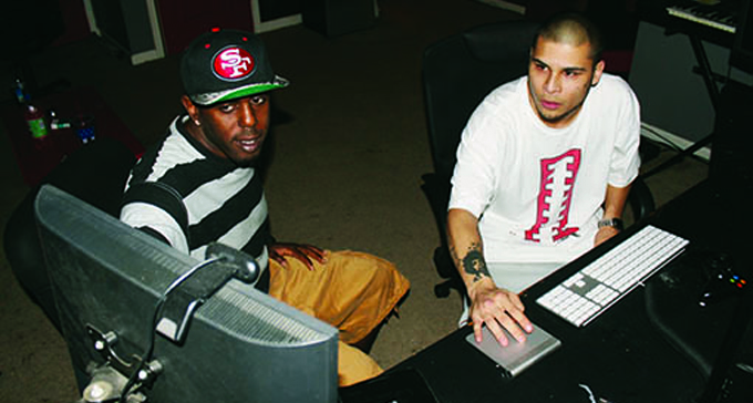 Mixaren Mali Boi och Christopher Chang Larsen. Mali Boi är grundare och producent på Block Beattaz. Foto: Mokument Media