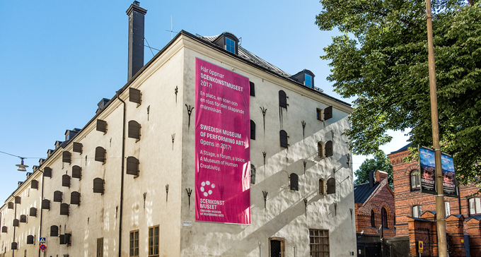 Scenkonstmuseets huvudutställning På scen byggs upp inför öppningen i februari.