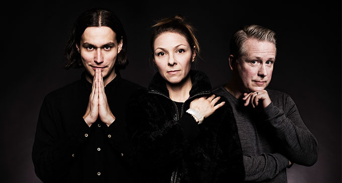 Samir Yosufi, Helena Lopac och Pelle Moeld ledde årets upplaga av Art's Birthday Party. Foto: Mattias Ahlm/Sveriges Radio.