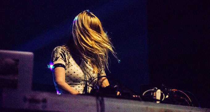 SØS Gunver Ryberg är gästtonsättare hos Elektronmusikstudion, EMS, i mars. Foto Camille Blake.