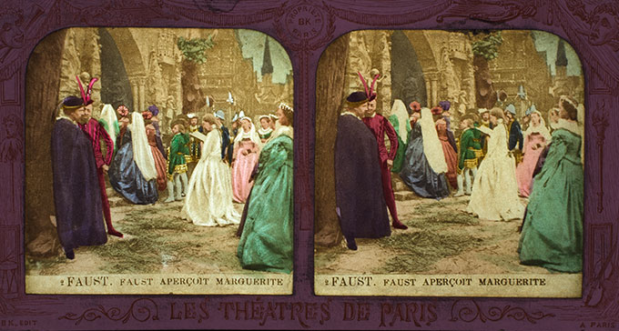 Stereoskopbild från Muskverkets samling som nu finns på Wikimedia Commons. Paris cirka 1880. Bilden visar en scen från operan Faust.