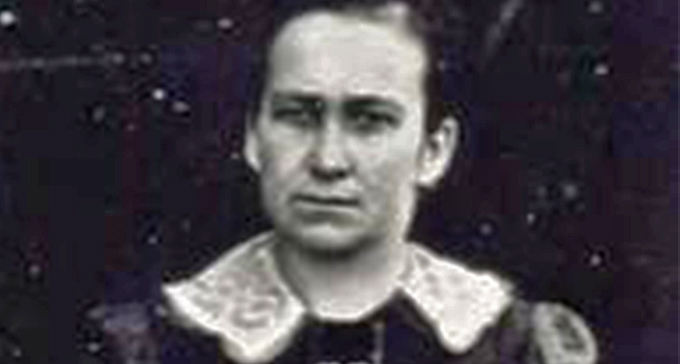 Porträtt av Katarina Utas. Ett äldre svartvitt fotografi.